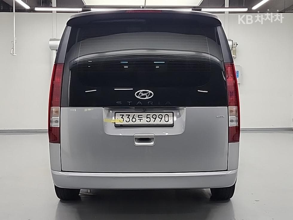 Хюндай Staria2.2 Турер 9 AWD Modern - 3