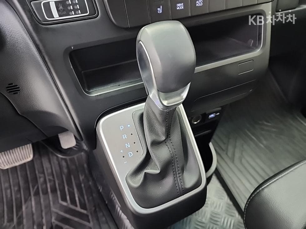 Хюндай Staria2.2 Турер 9 AWD Modern - 8
