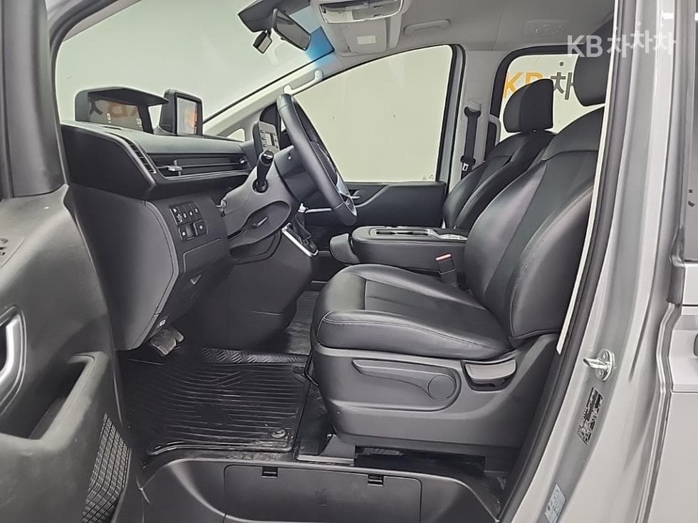 Хюндай Staria2.2 Турер 9 AWD Modern - 11
