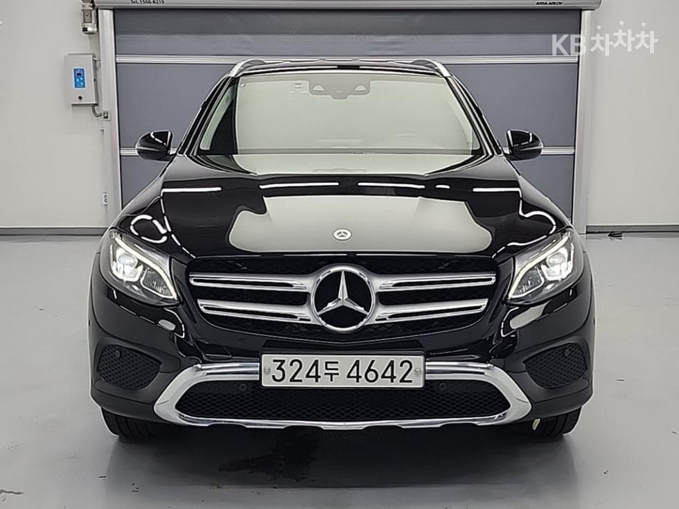 Mercedes-Benz GLC(X253)300 4Matic Standard - 2