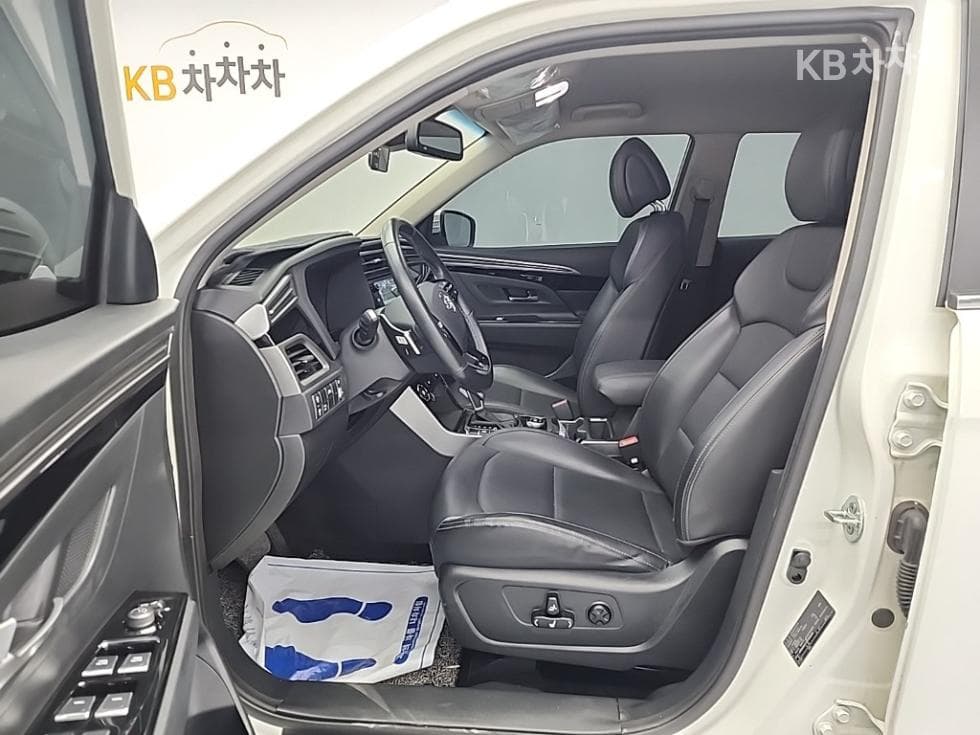 КейДжи Мобилити 뷰티플 코란도1.5 GDi Turbo 2WD C5 Plus - 11