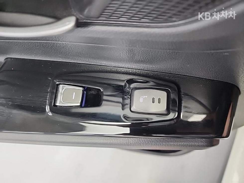 КейДжи Мобилити 뷰티플 코란도1.5 GDi Turbo 2WD C5 Plus - 13