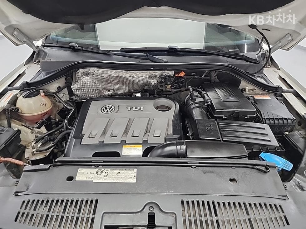 Volkswagen Нов Tiguan2.0 Турбо Дизел Инжекция Premium 5N - 5