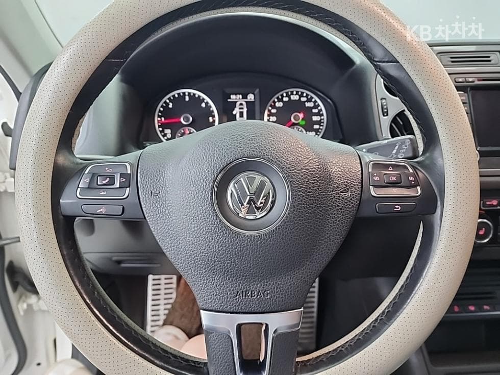 Volkswagen Нов Tiguan2.0 Турбо Дизел Инжекция Premium 5N - 9