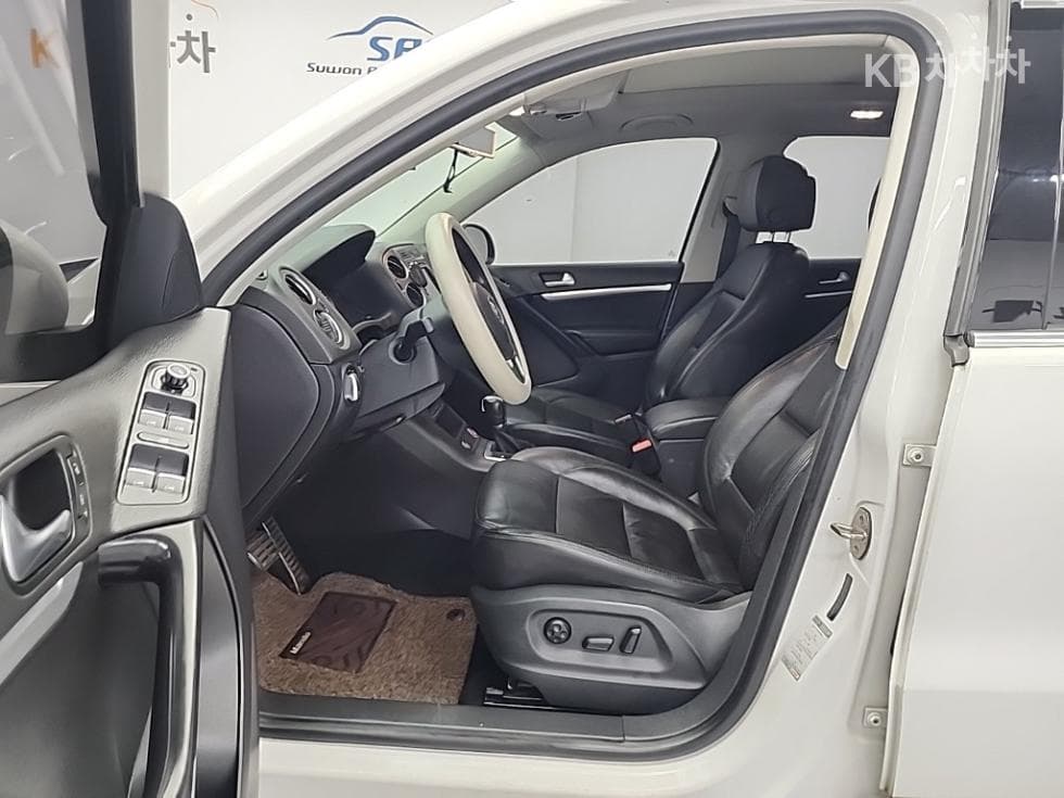 Volkswagen Нов Tiguan2.0 Турбо Дизел Инжекция Premium 5N - 11