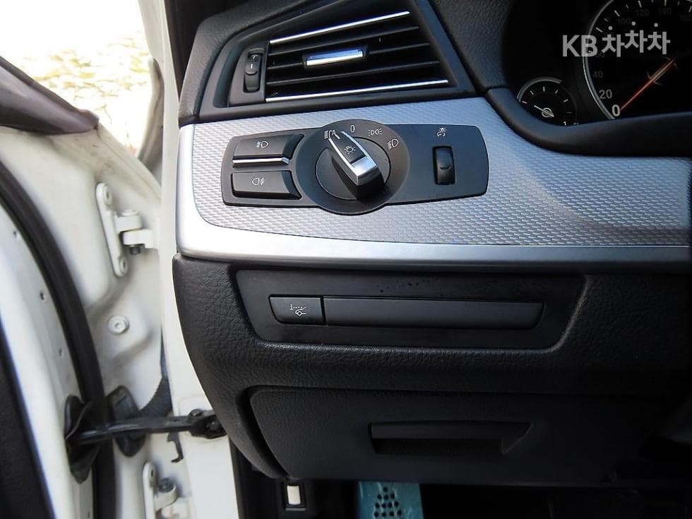 BMW Нов5 Серия520d F10 - 13