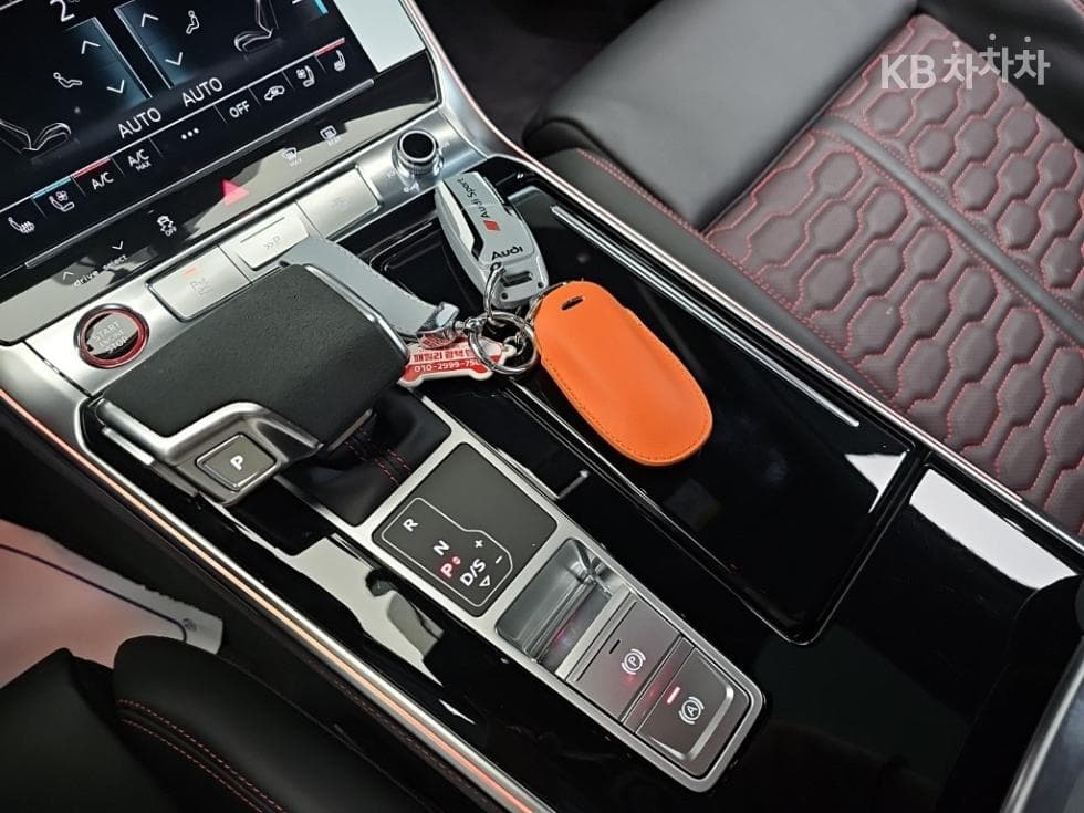 Audi RS6(C8)4.0 TFSI Avant Performance - 8