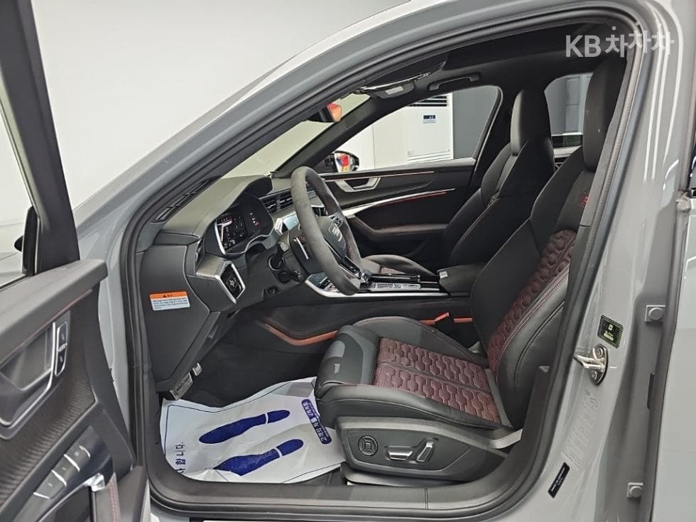 Audi RS6(C8)4.0 TFSI Avant Performance - 11
