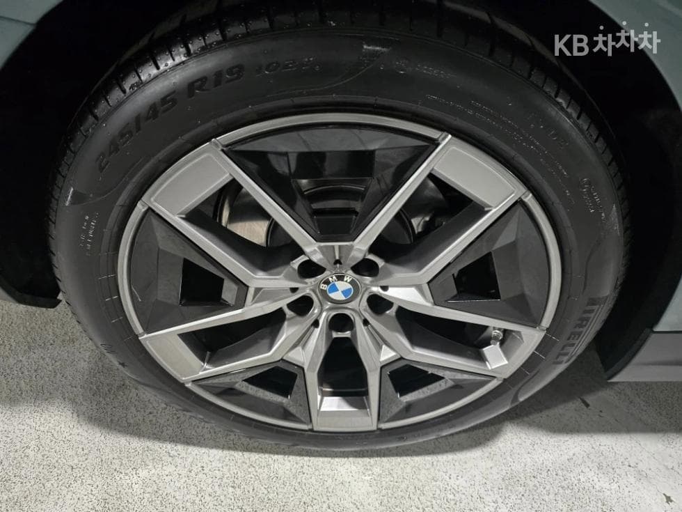 BMW New5 Series(G60)520i Standard - 5