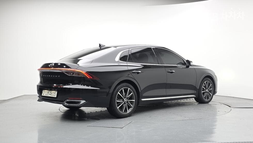 Хюндай The New (фейслифт) Grandeur (Azera)2.5 Le Blanc - 2
