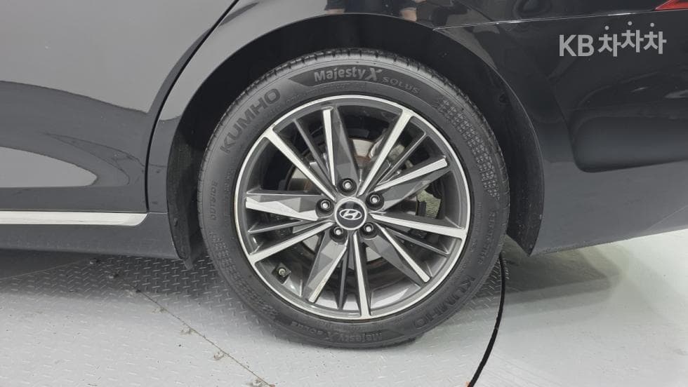 Хюндай The New (фейслифт) Grandeur (Azera)2.5 Le Blanc - 8