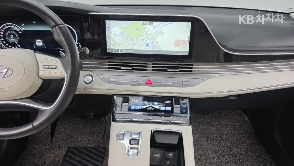Хюндай The New (фейслифт) Grandeur (Azera)2.5 Le Blanc - 18