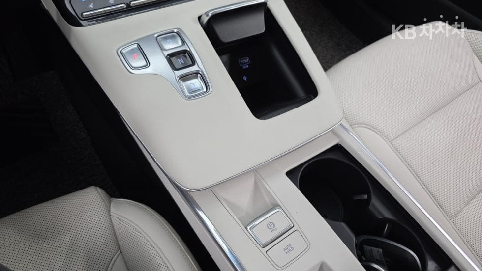 Хюндай The New (фейслифт) Grandeur (Azera)2.5 Le Blanc - 22