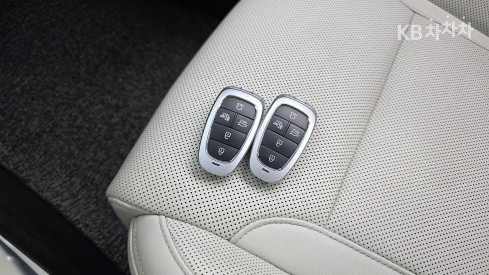 Хюндай The New (фейслифт) Grandeur (Azera)2.5 Le Blanc - 24