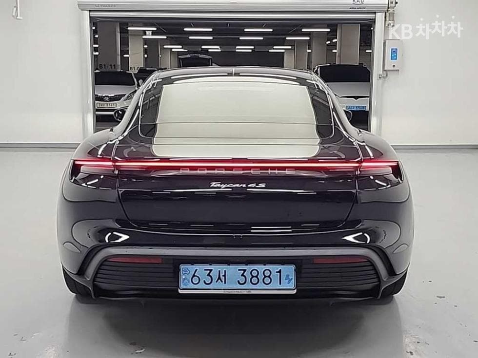 Porsche Taycan4S - 3