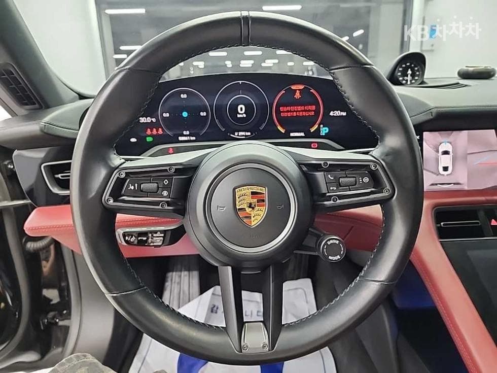 Porsche Taycan4S - 9