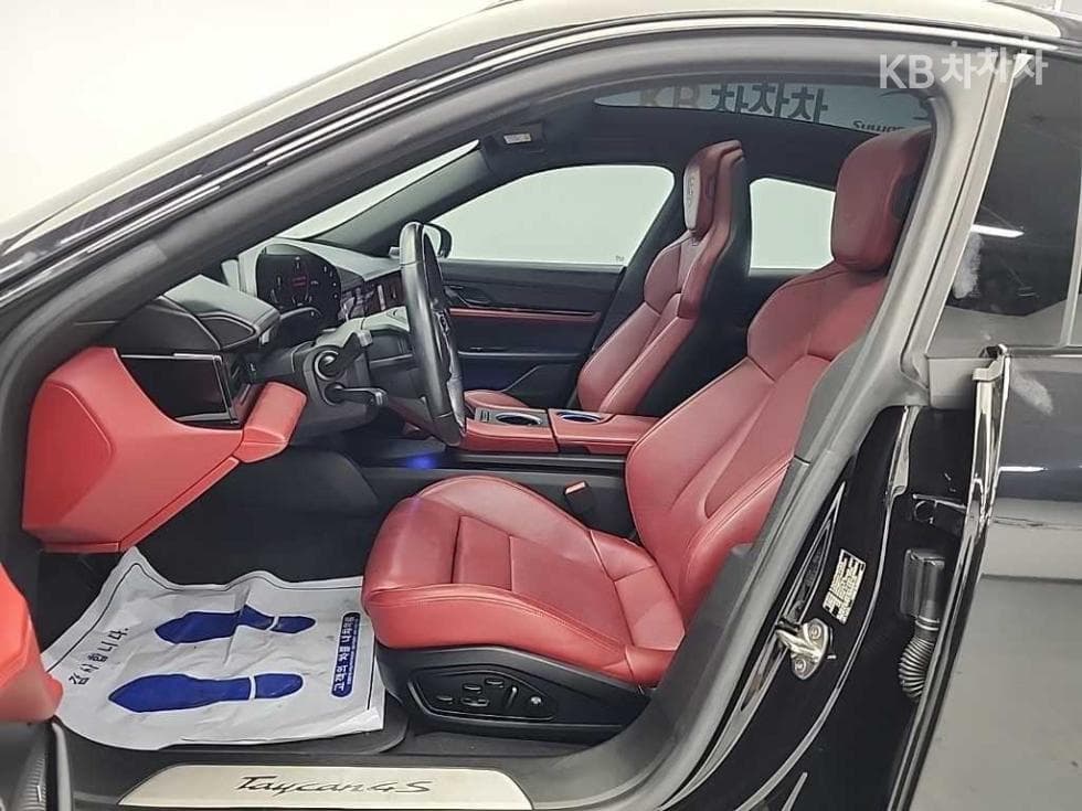Porsche Taycan4S - 11