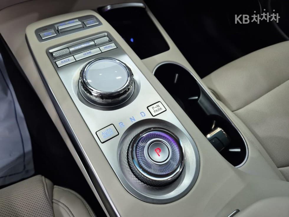 Дженезис GV70Бензин 2.5T 2WD - 12