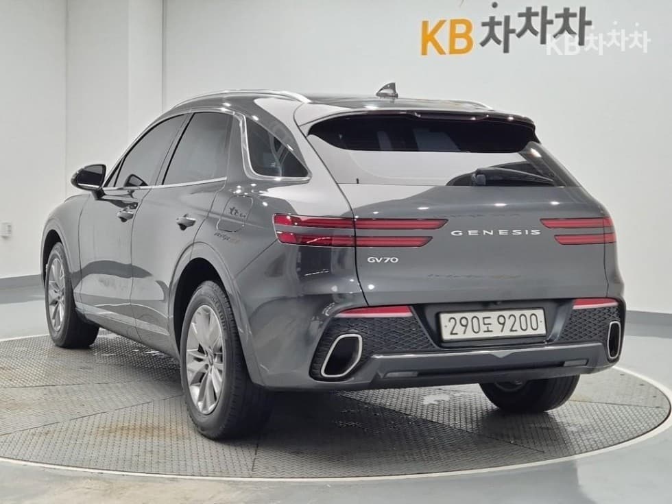 Дженезис GV70Бензин 2.5T 2WD - 2