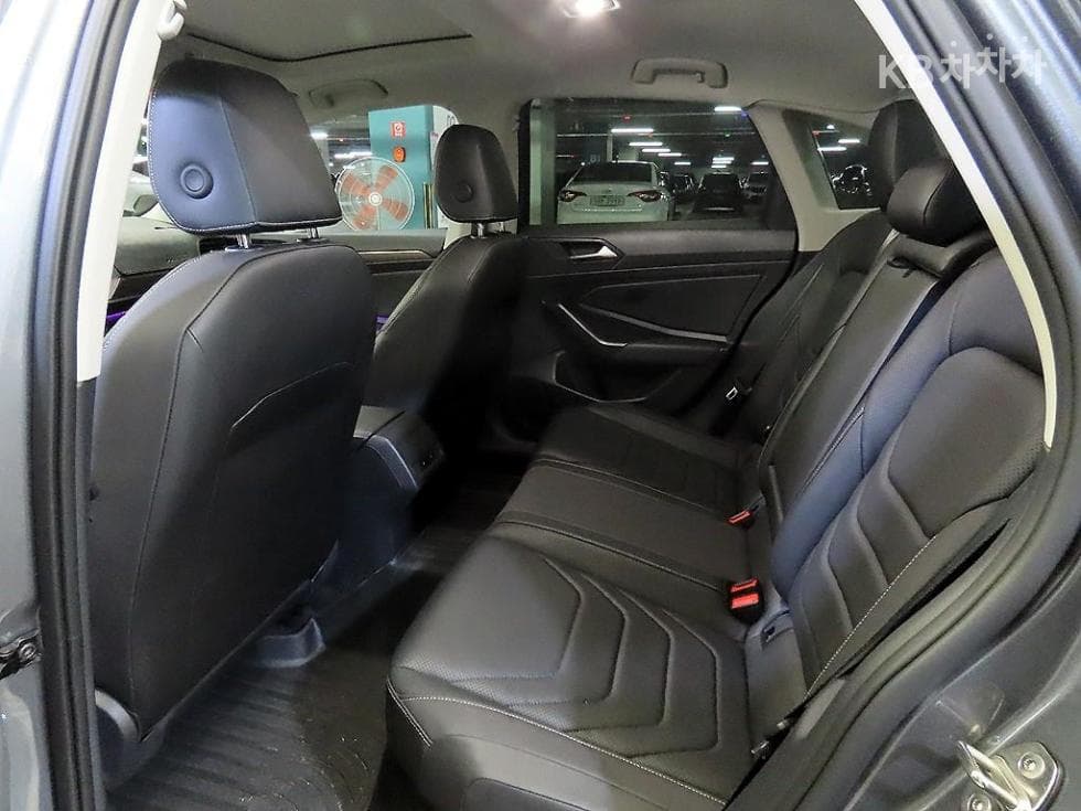 Volkswagen The All New Jetta(7-мо поколение)1.4 Турбонагнетен Стратифициран Инжекция (ВВ) Prestige - 7