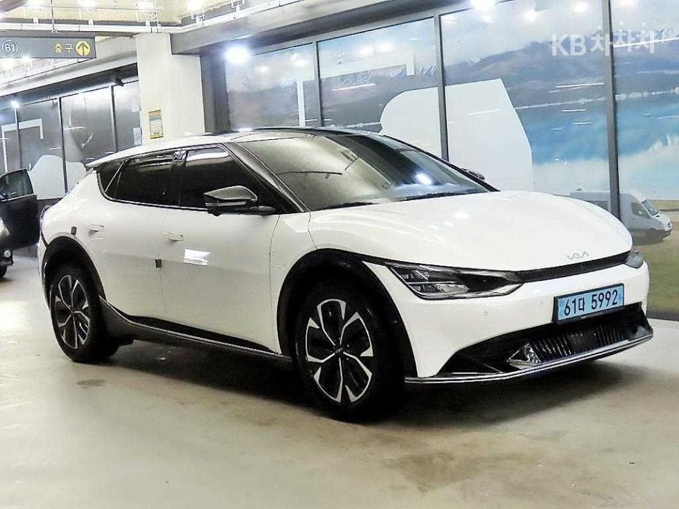 Киа EV6 롱 레Местен지 2WD 어스 - Image 1