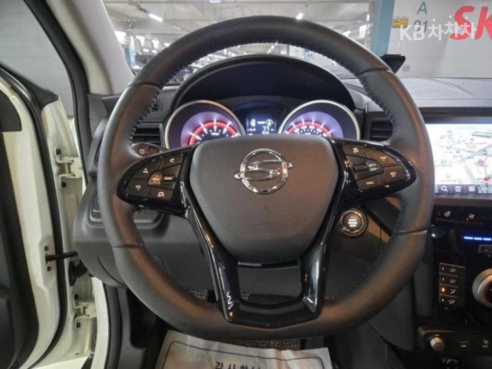 КейДжи Мобилити Тиволи AirБензин 2WD IX - 11