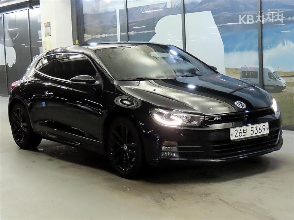 Volkswagen Scirocco 2.0 Турбо Дизел Инжекция R-line - Image 1