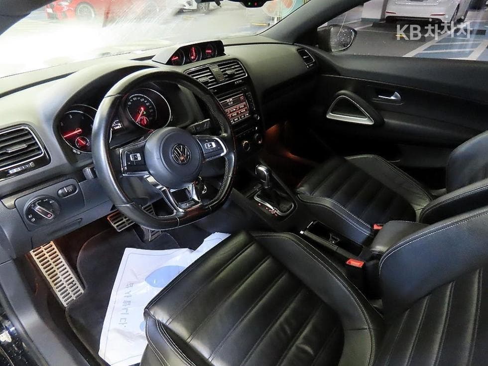 Volkswagen Scirocco2.0 Turbo Diesel Injection R-line - 10