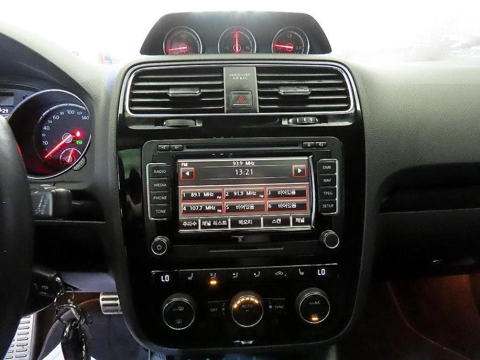Volkswagen Scirocco2.0 Turbo Diesel Injection R-line - 11