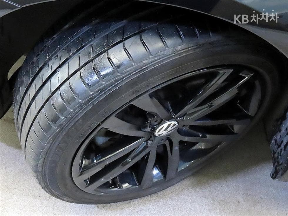 Volkswagen Scirocco2.0 Turbo Diesel Injection R-line - 20