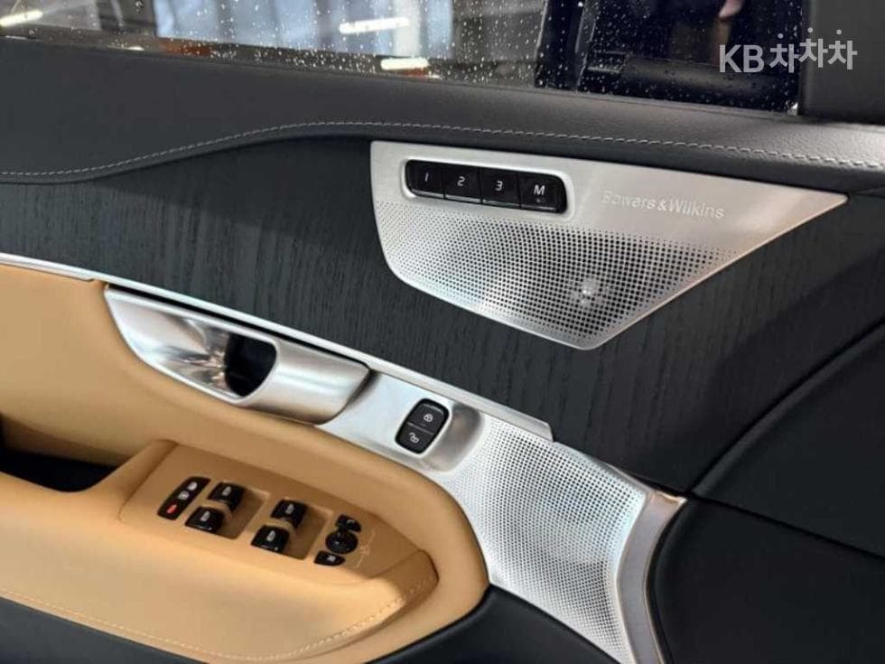 Volvo All New XC90T8 Ultimate Bright - 10