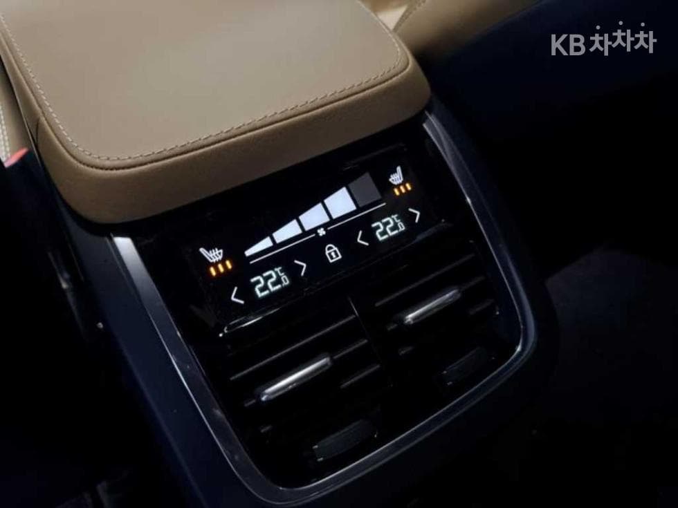 Volvo All New XC90T8 Ultimate Bright - 12