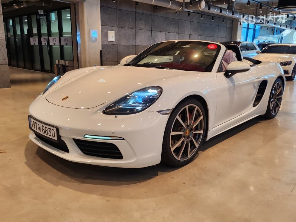 Porsche 718 박스터 2.5 S - Image 1