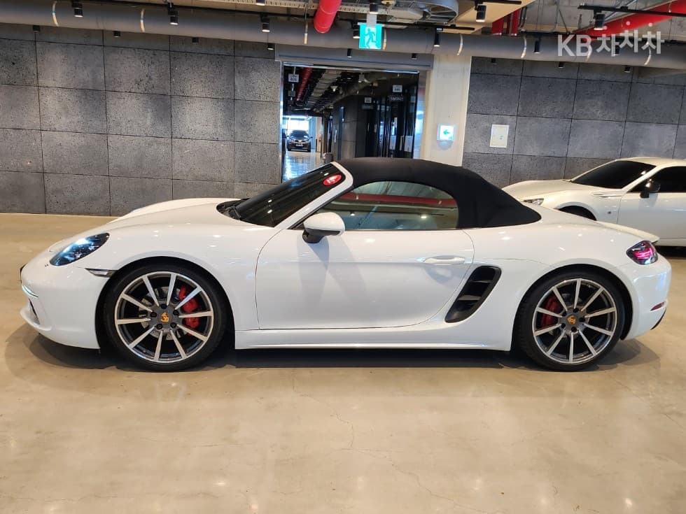 Porsche 718 박스터2.5 S - 4