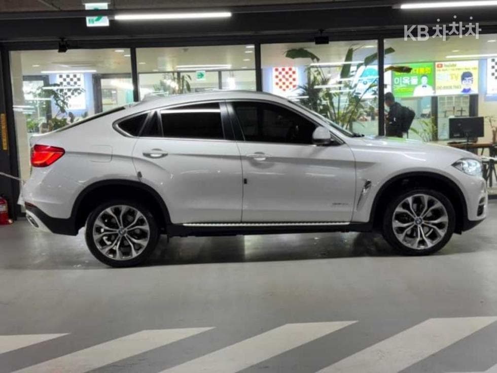 BMW X6(F16)xDrive 30d Standard - 3