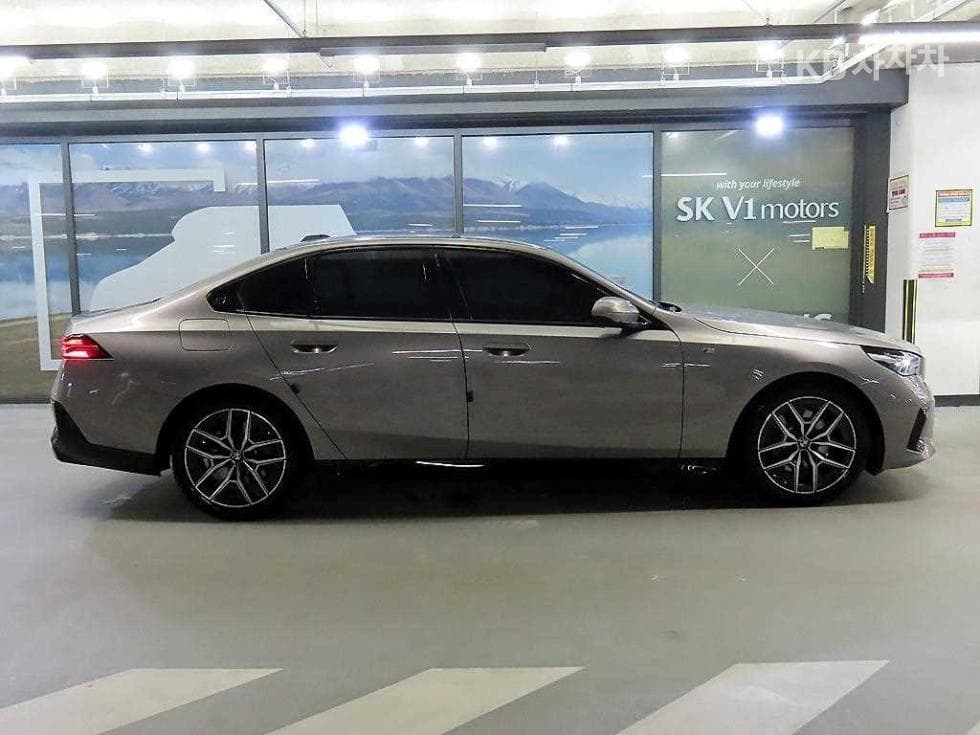BMW Нов5 Серия(G60)520i Стандартен - 3