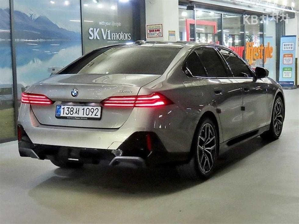 BMW Нов5 Серия(G60)520i Стандартен - 4