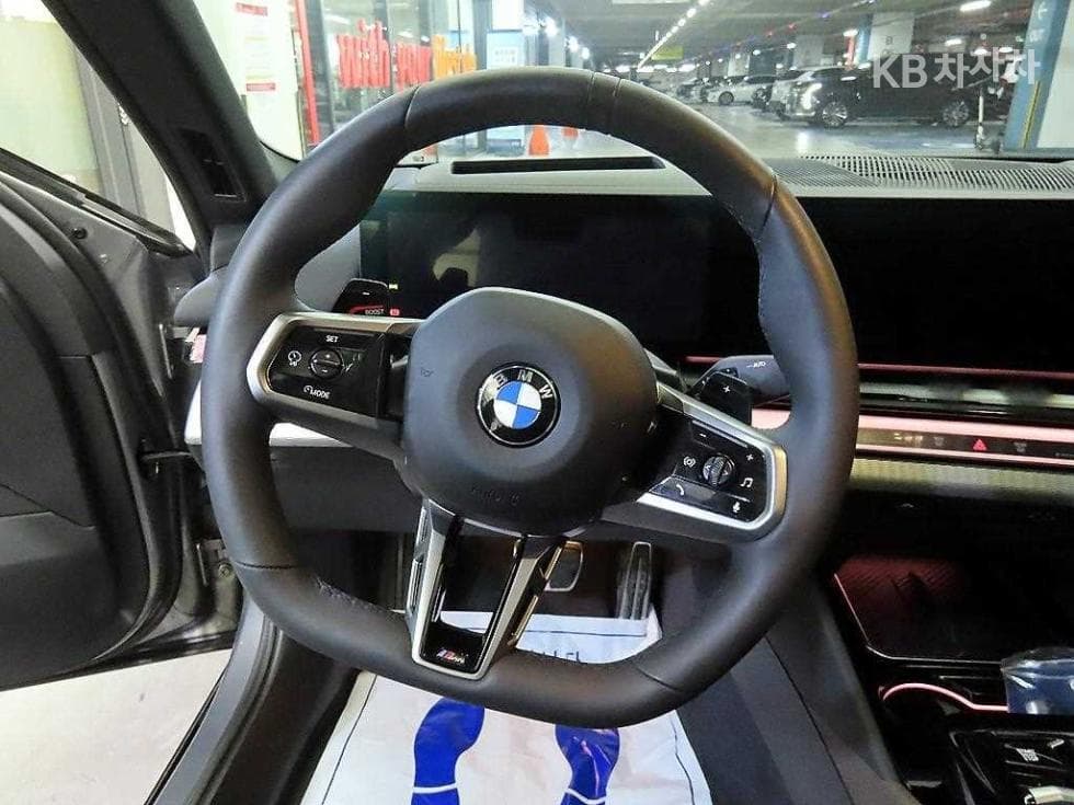 BMW Нов5 Серия(G60)520i Стандартен - 8