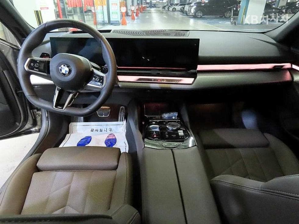 BMW Нов5 Серия(G60)520i Стандартен - 10