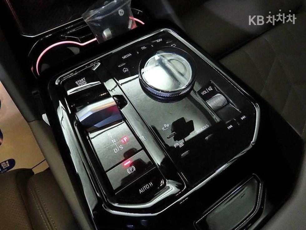 BMW Нов5 Серия(G60)520i Стандартен - 12