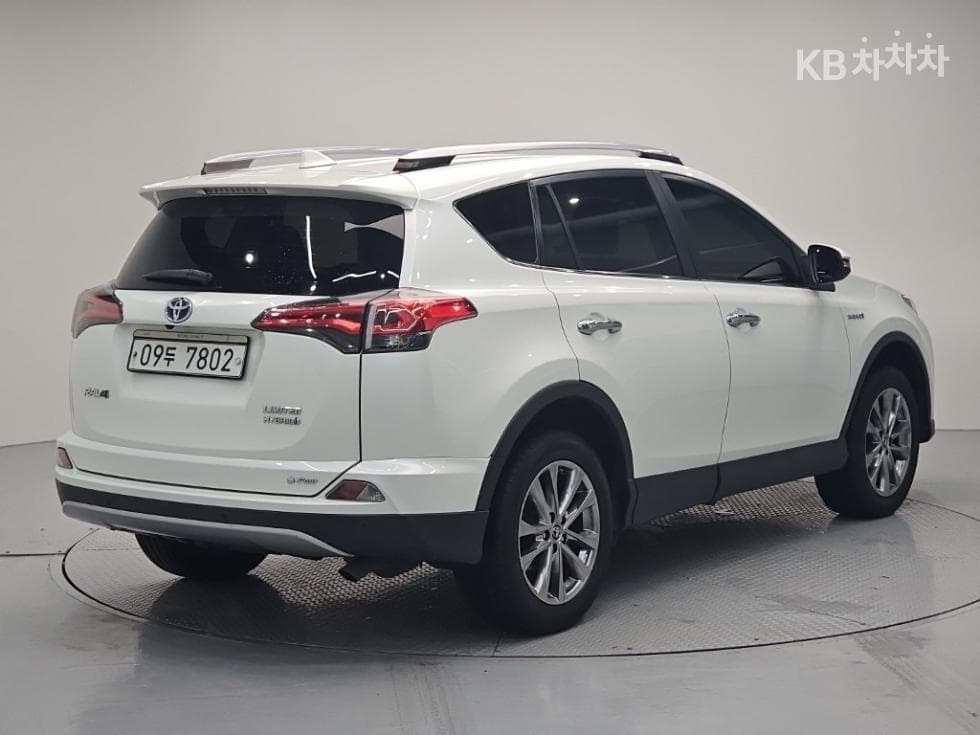 Toyota RAV42.5 4WD Hybrid Standard - 4