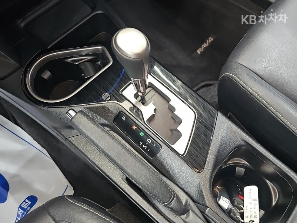Toyota RAV42.5 4WD Hybrid Standard - 8