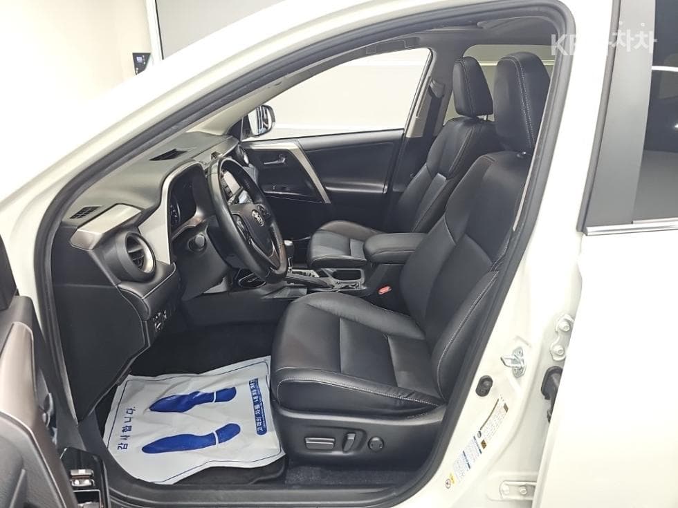 Toyota RAV42.5 4WD Hybrid Standard - 11