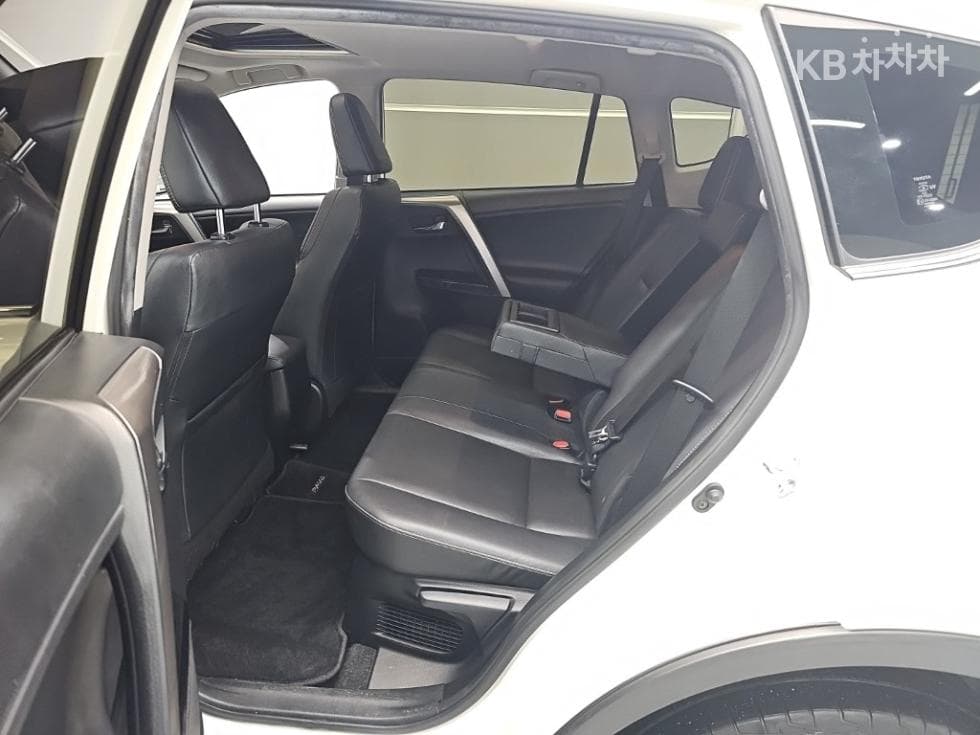 Toyota RAV42.5 4WD Hybrid Standard - 12