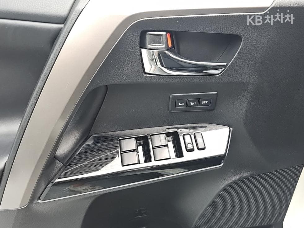 Toyota RAV42.5 4WD Hybrid Standard - 16