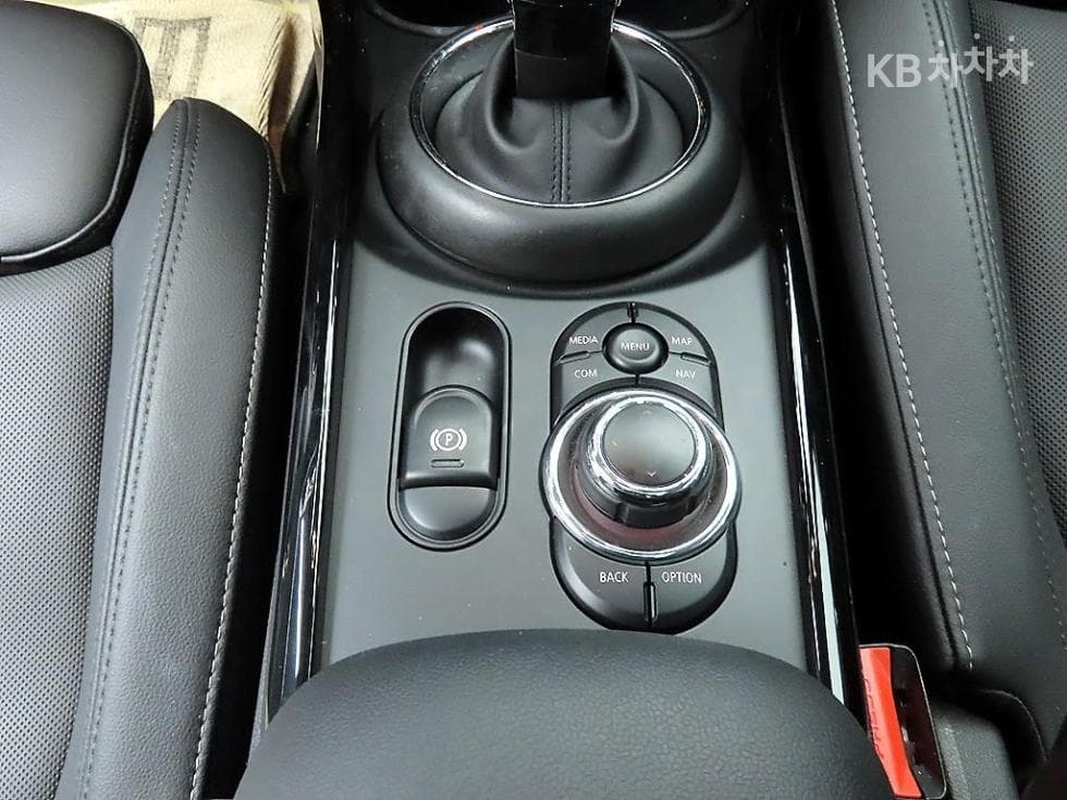 Мини 클럽맨 Второ поколение1.5 Cooper Classic Plus Lite - 13