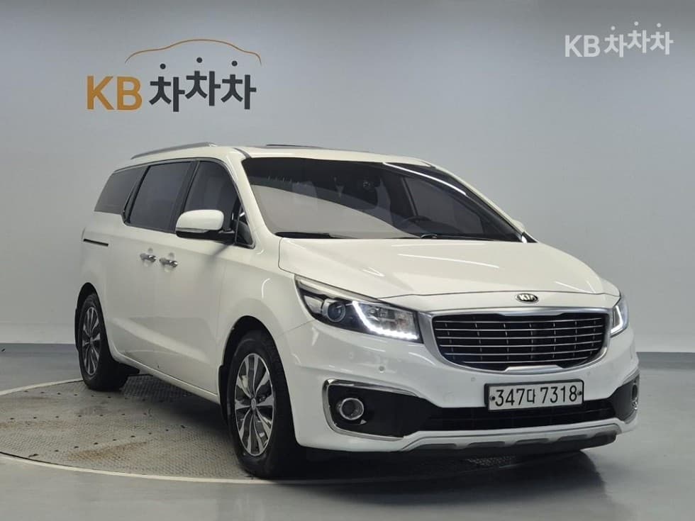 Kia All New Carnival9-seater 2.2 Diesel Luxury - 4