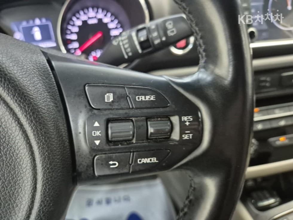 Kia All New Carnival9-seater 2.2 Diesel Luxury - 16