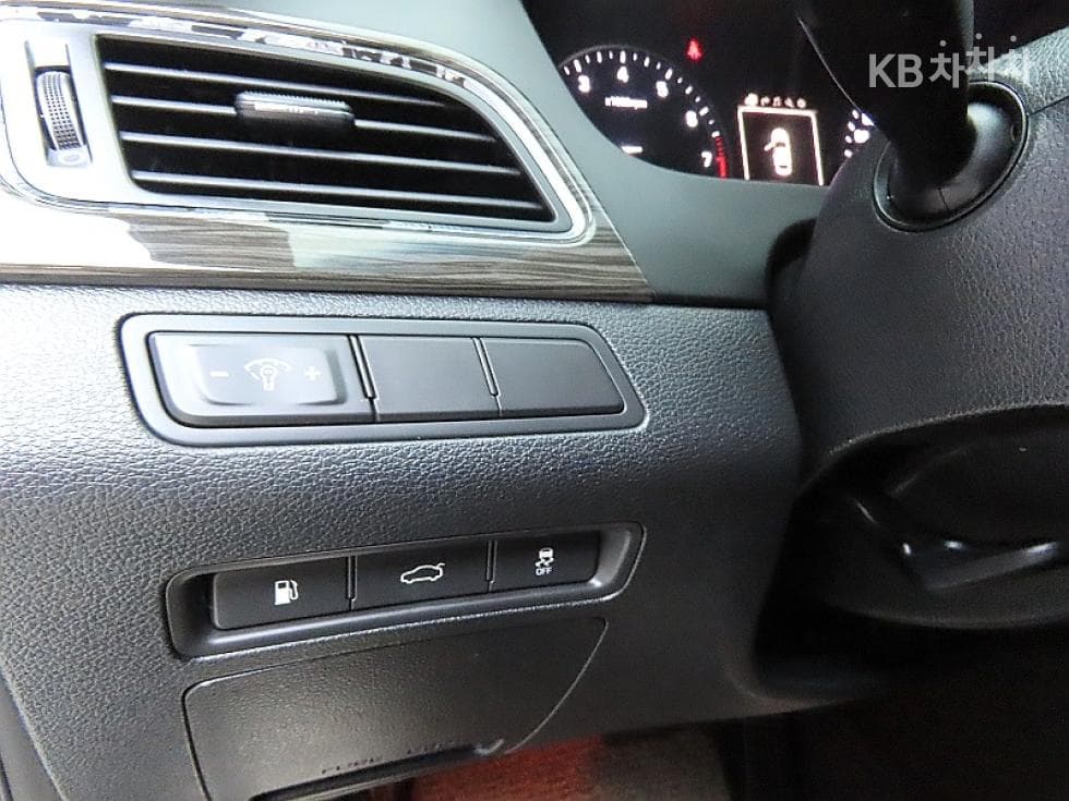 Hyundai Sonata LF2.0 Smart Standard - 12
