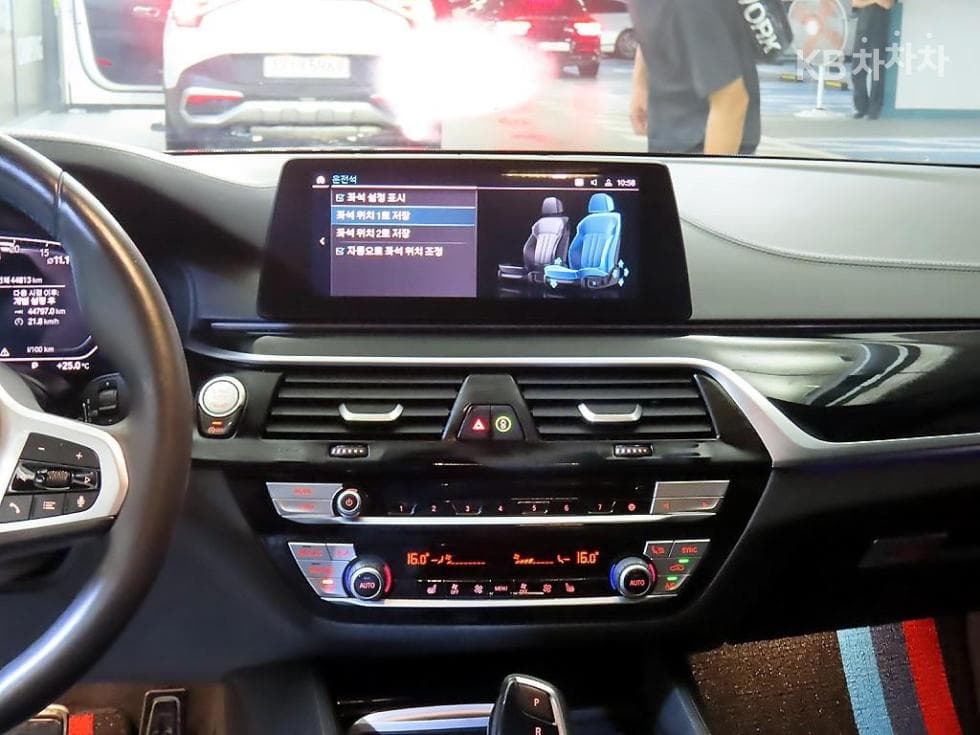 BMW 올Нов5 Серия (G30)520i M Sport - 11